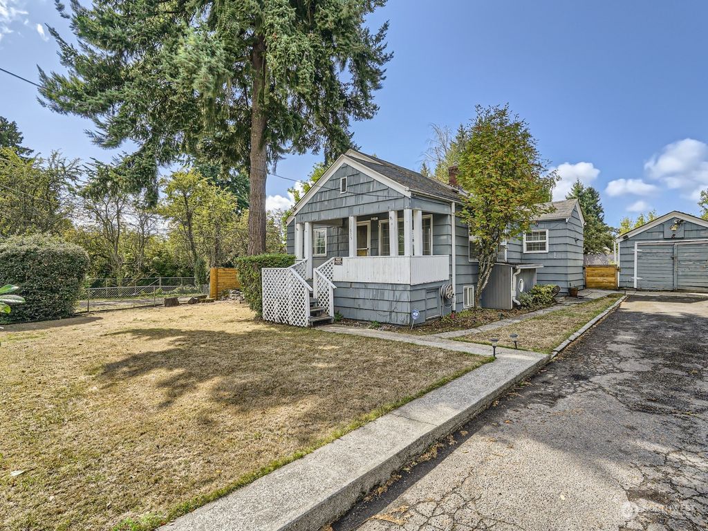 Photo of 11835 14th Avenue S, Seattle, WA 98168 (MLS # 2164759)