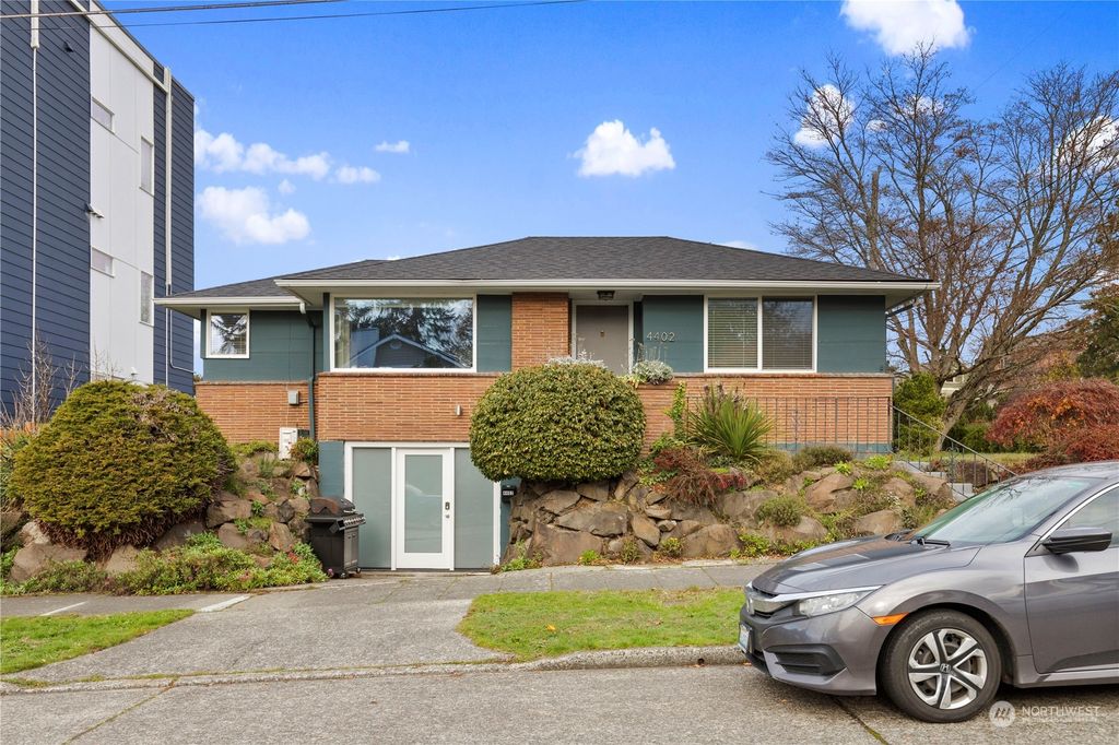 Photo of 4402 SW Holly Street, Seattle, WA 98136 (MLS # 2181864)