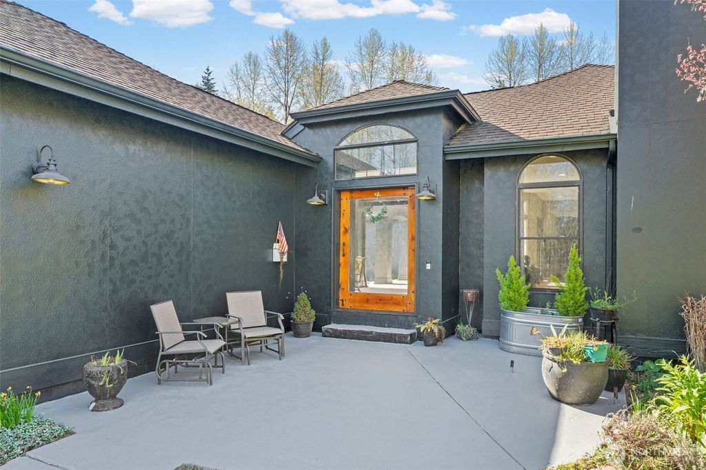 Photo of 29512 28th Avenue E, Roy, WA 98580 (MLS # 2503243)