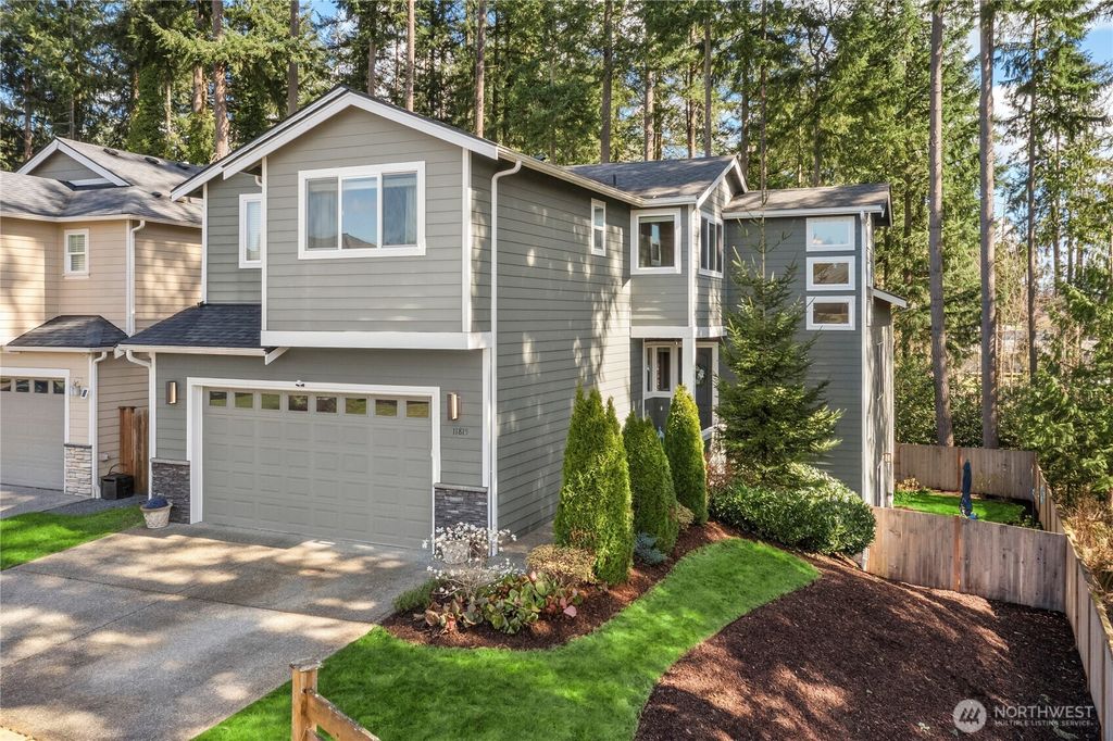 Photo of 11815 26th Drive SE, Everett, WA 98208 (MLS # 2498792)
