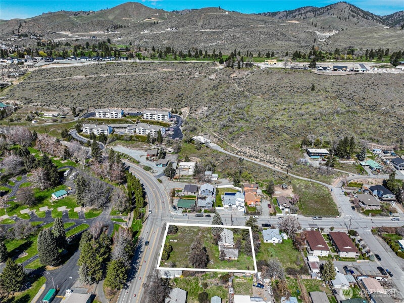 325 W Highland Avenue