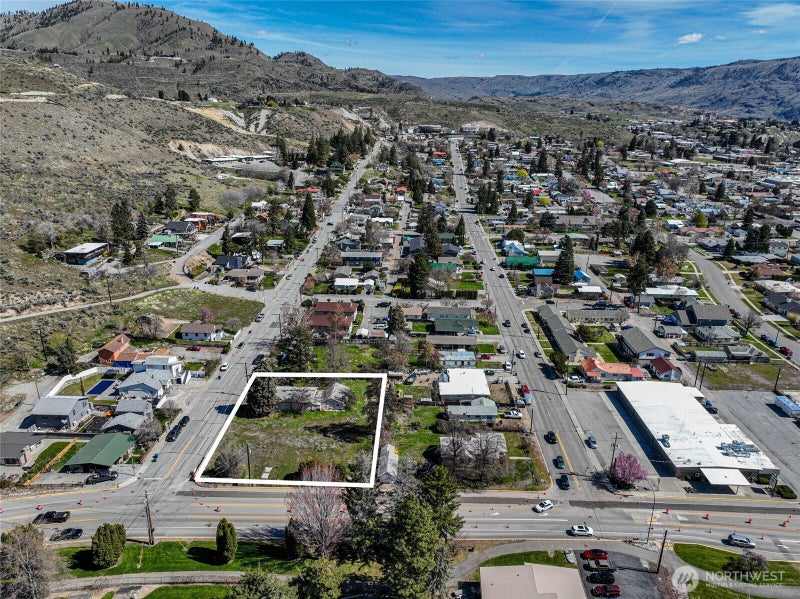 325 W Highland Avenue