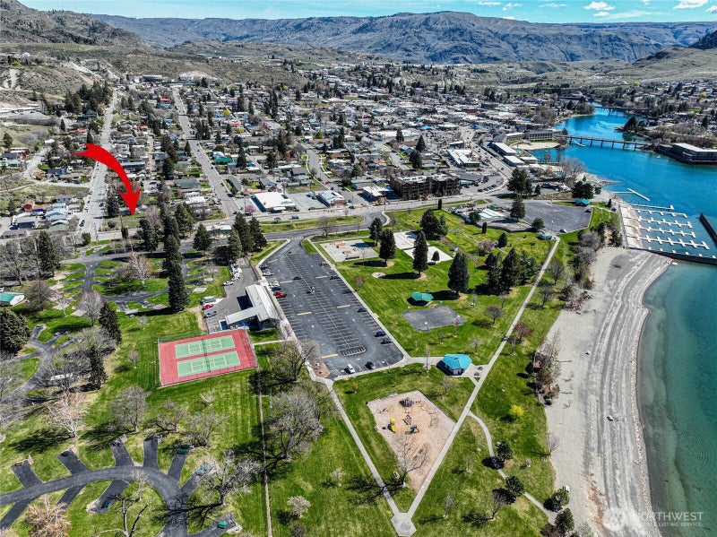 325 W Highland Avenue