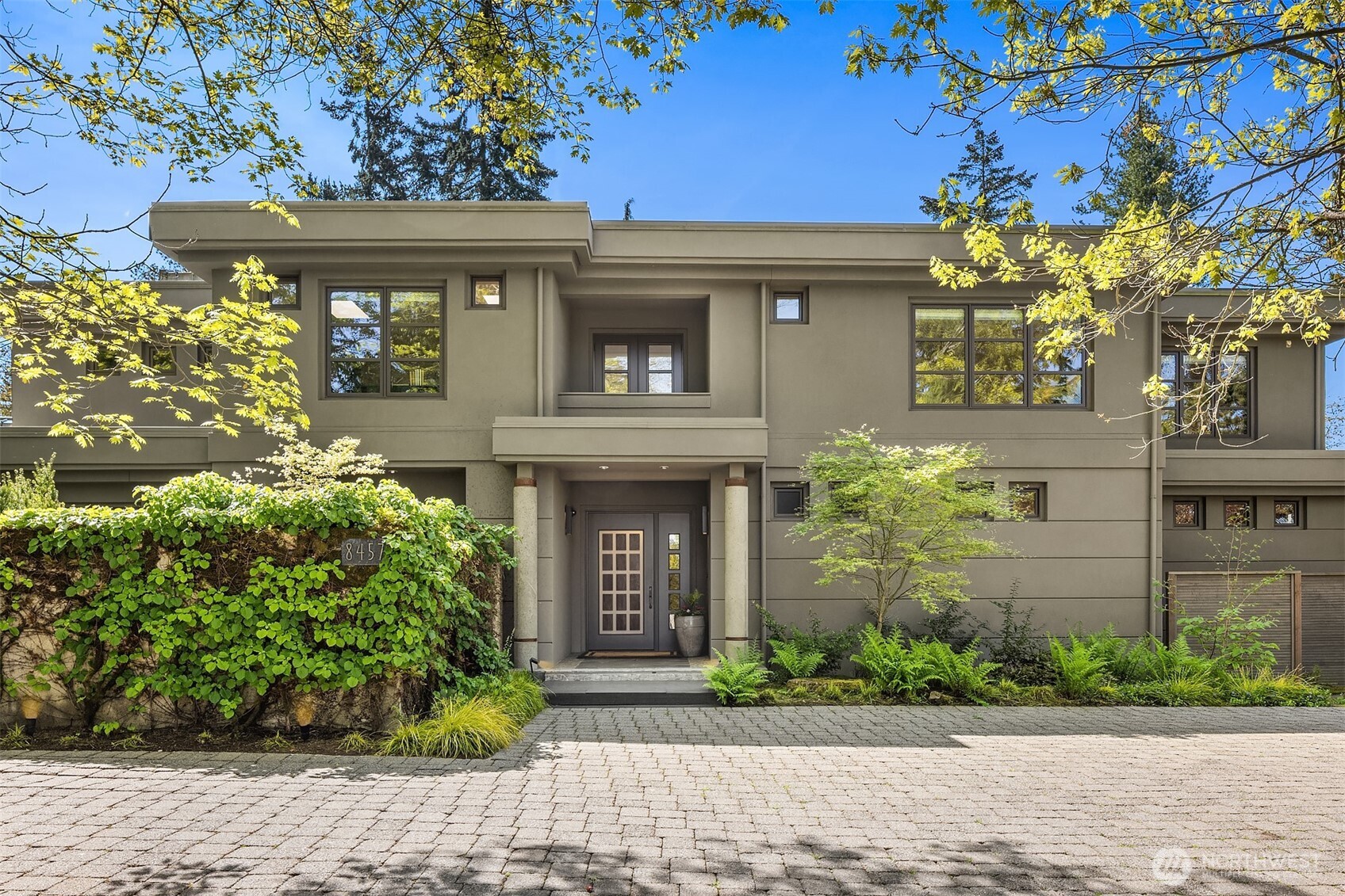 8457 NE 7th Street