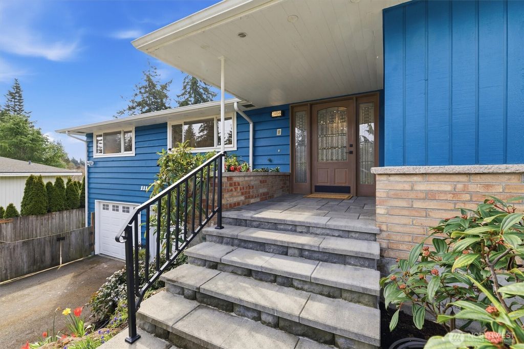 Photo of 111 NW 180th Street, Shoreline, WA 98177 (MLS # 2499785)