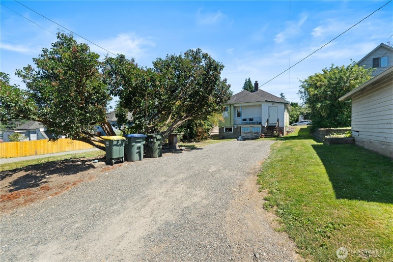 1413 N Garden