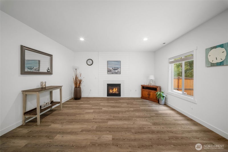 8599 Kimmie Loop SW