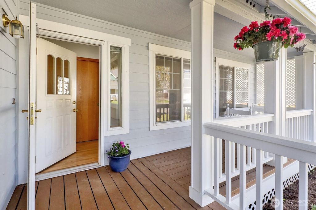 Photo of 2911 St Paul Street, Bellingham, WA 98226 (MLS # 2504084)