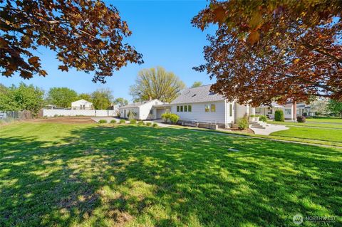 Photo of 521 Ankeny St St, Walla Walla, WA 99362 (MLS # 2362923)