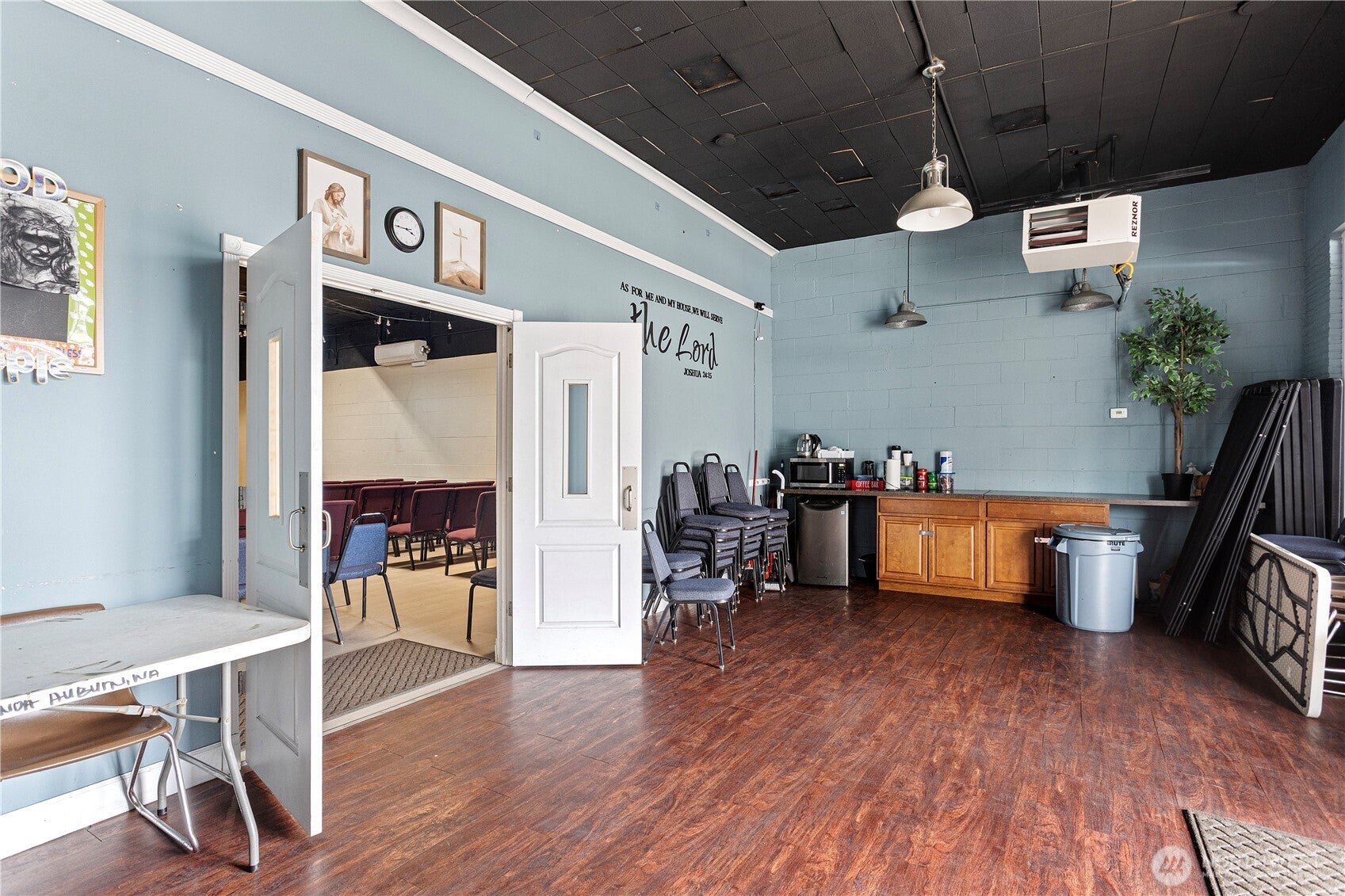 325 E Main Street