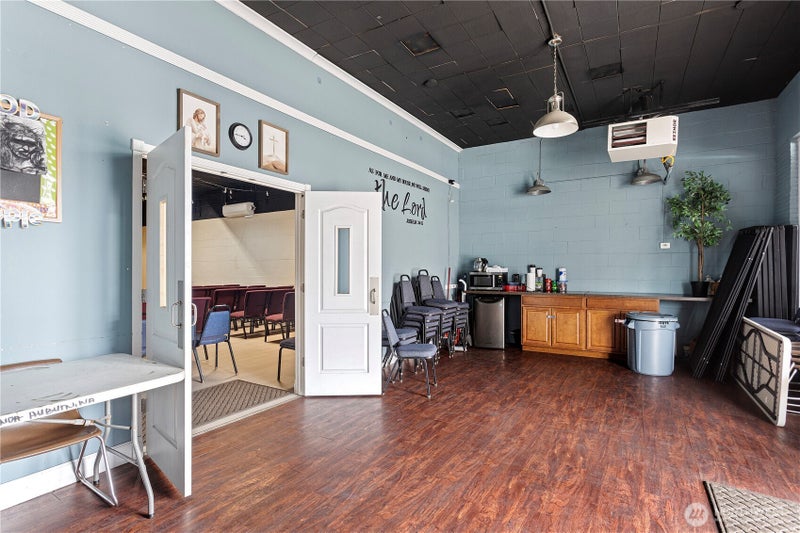 325 E Main Street
