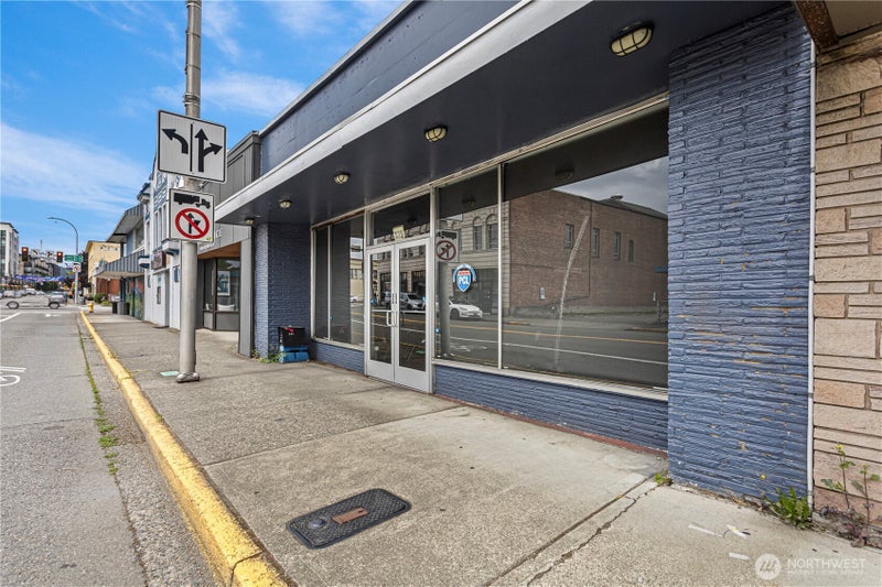 325 E Main Street