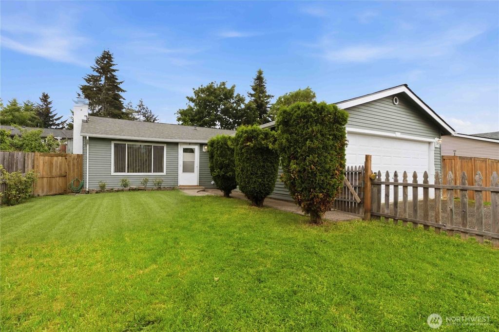 Photo of 25327 118th Avenue SE, Kent, WA 98030 (MLS # 2528121)