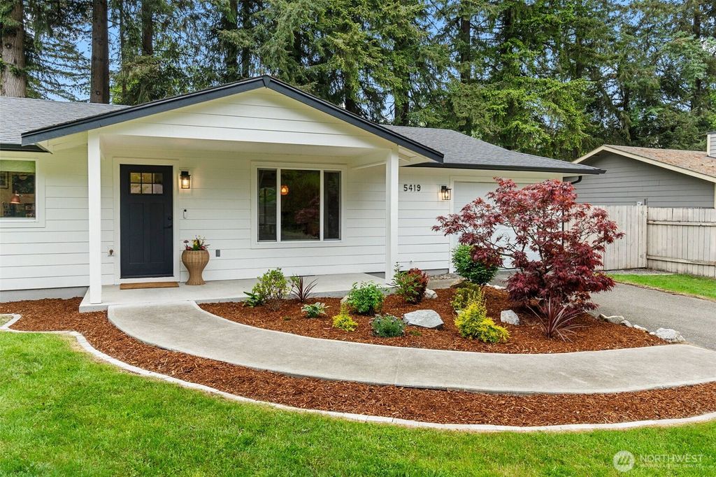 Photo of 5419 Fiesta Street SW, Tumwater, WA 98512 (MLS # 2520893)