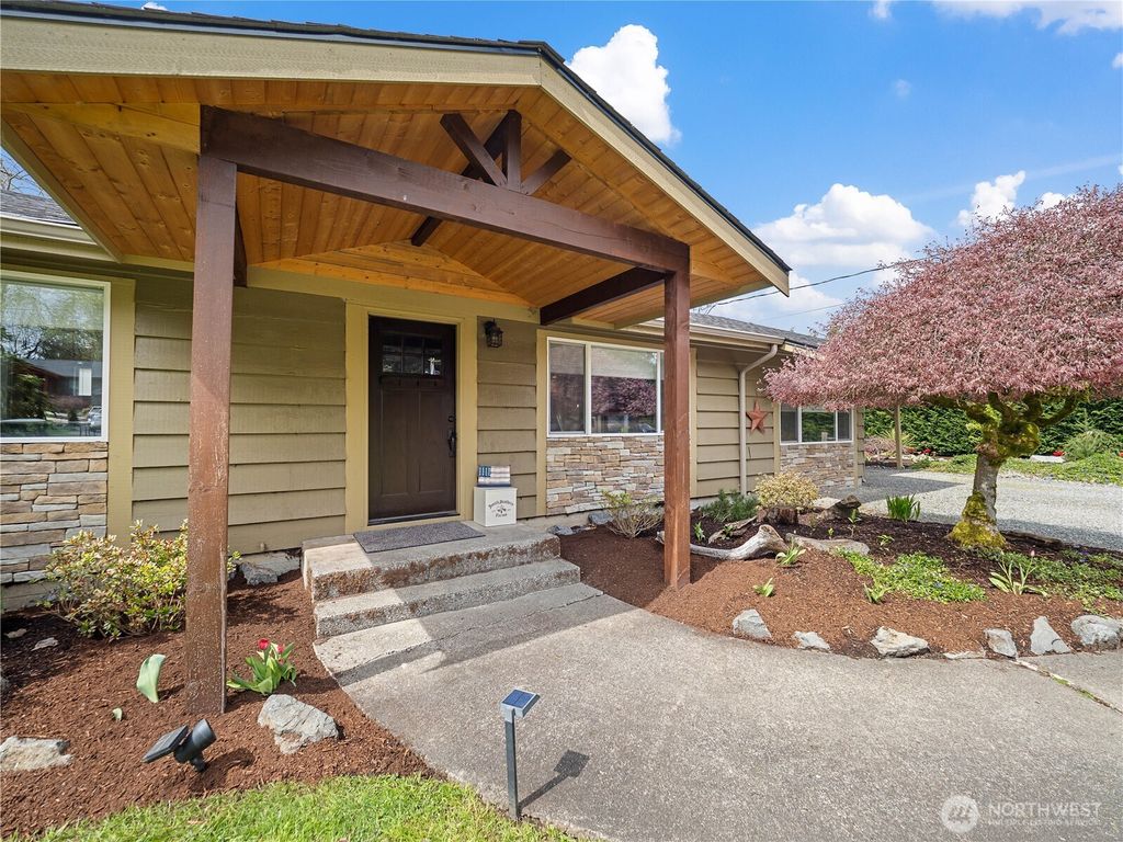 Photo of 41423 270th Avenue SE, Enumclaw, WA 98022 (MLS # 2510328)