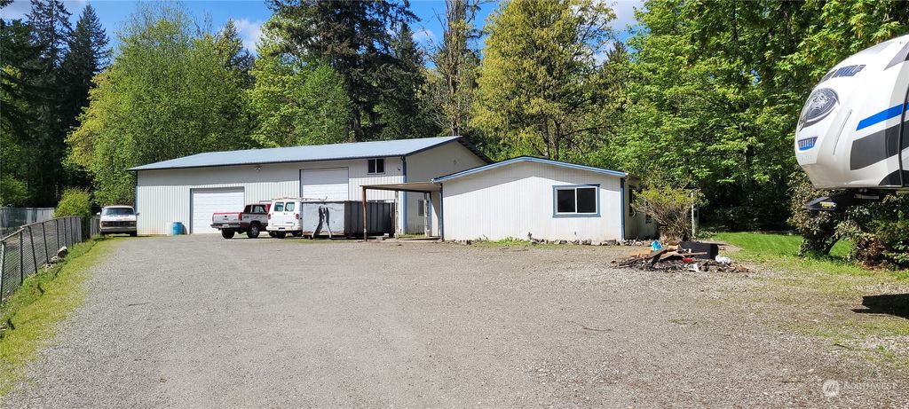 Photo of 17271 SE Petrovitsky Road, Renton, WA 95058 (MLS # 2231339)