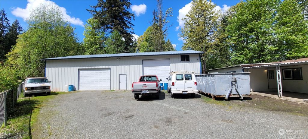 Photo of 17271 SE Petrovitsky Road, Renton, WA 95058 (MLS # 2231339)