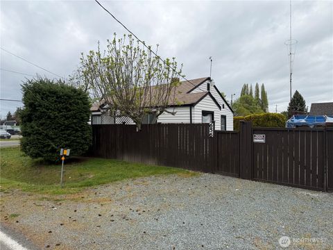 Photo of 656 SW 149th Street, Burien, WA 98166 (MLS # 2513954)