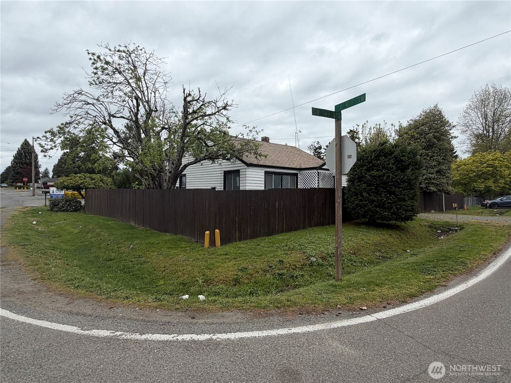 Photo of 656 SW 149th Street, Burien, WA 98166 (MLS # 2513954)