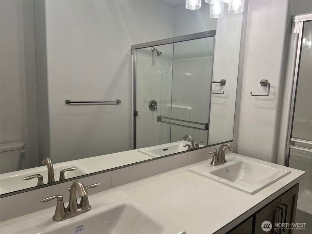 Photo of 520 Rainbow Way, Kelso, WA 98626 (MLS # 2475186)