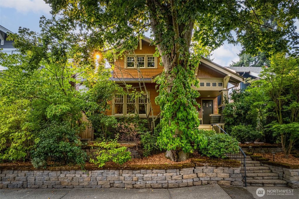 Photo of 611 20th Avenue E, Seattle, WA 98112 (MLS # 2438354)