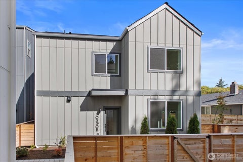 Photo of 10330 B Ashworth Avenue N, Seattle, WA 98133 (MLS # 2586154)