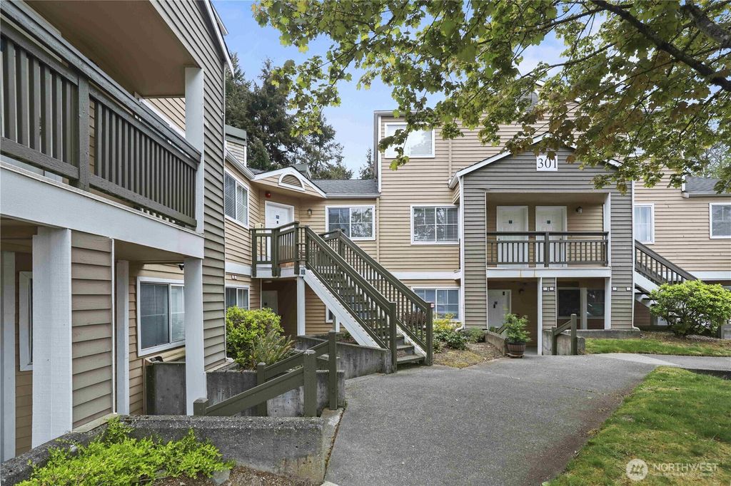 Photo of 5300 Harbour Pointe Boulevard #301G, Mukilteo, WA 98275 (MLS # 2367818)