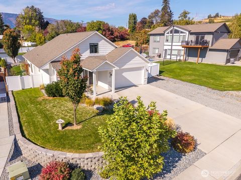 Photo of 125 Summer Breeze Road, Manson, WA 98831 (MLS # 2440535)