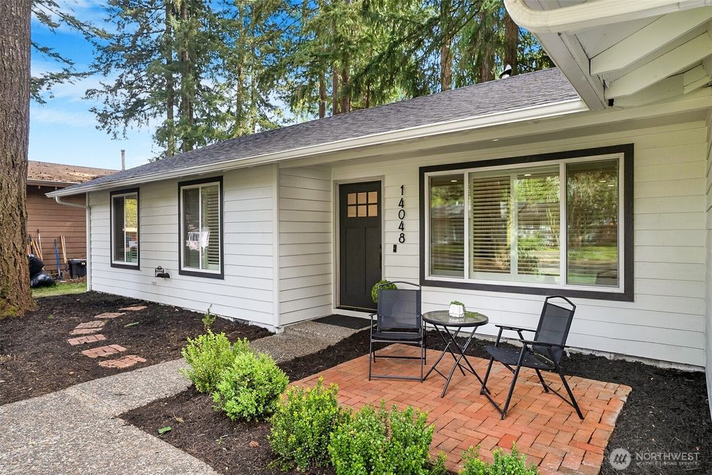 Photo of 14048 108th Avenue NE, Kirkland, WA 98034 (MLS # 2511247)