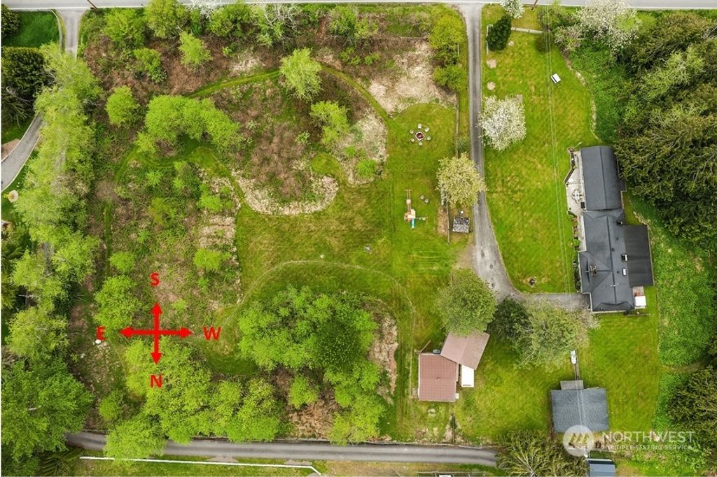 Photo of 30520 SE 40th Street, Fall City, WA 98024 (MLS # 2066170)