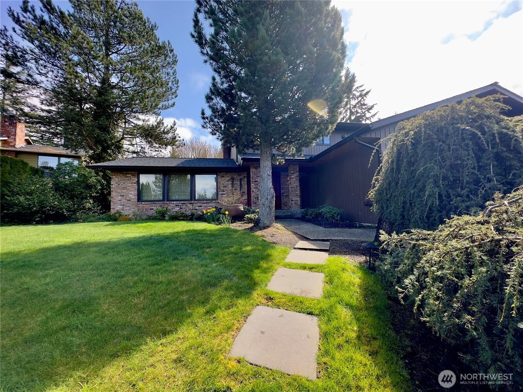 Photo of 20230 41st Place NE, Lake Forest Park, WA 98155 (MLS # 2355788)