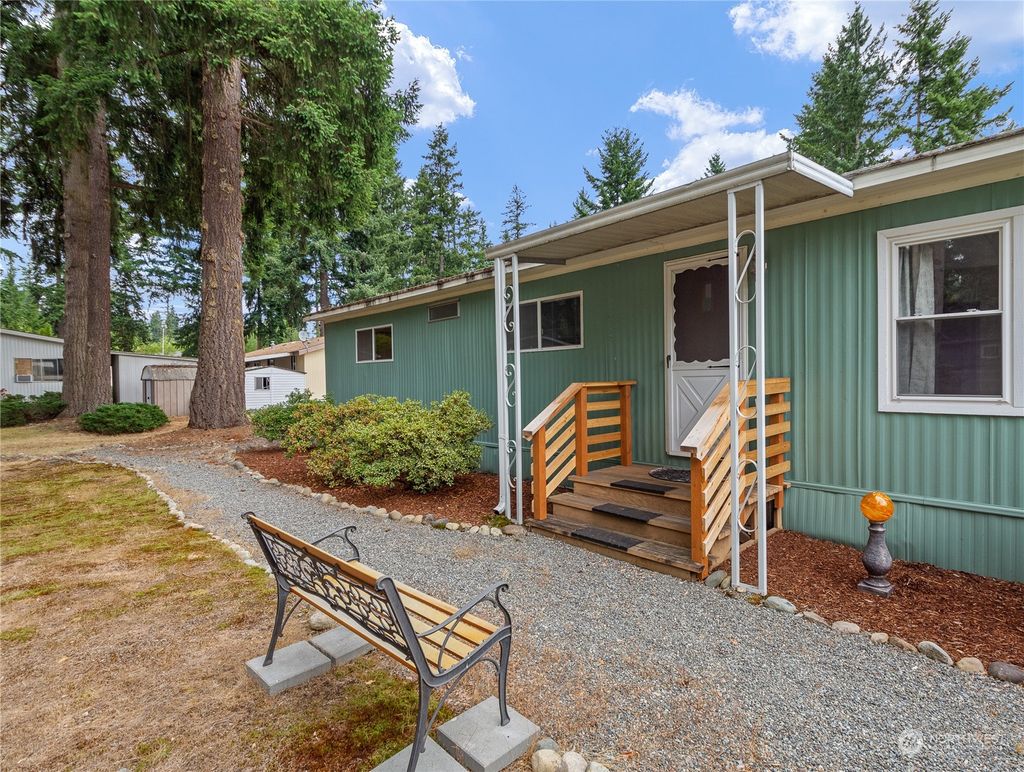 Photo of 18425 NE 95th Street #88, Redmond, WA 98052 (MLS # 2059936)