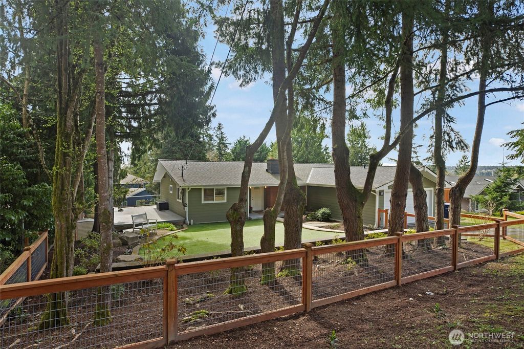 Photo of 17019 NE 88th Street, Redmond, WA 98052 (MLS # 2353481)