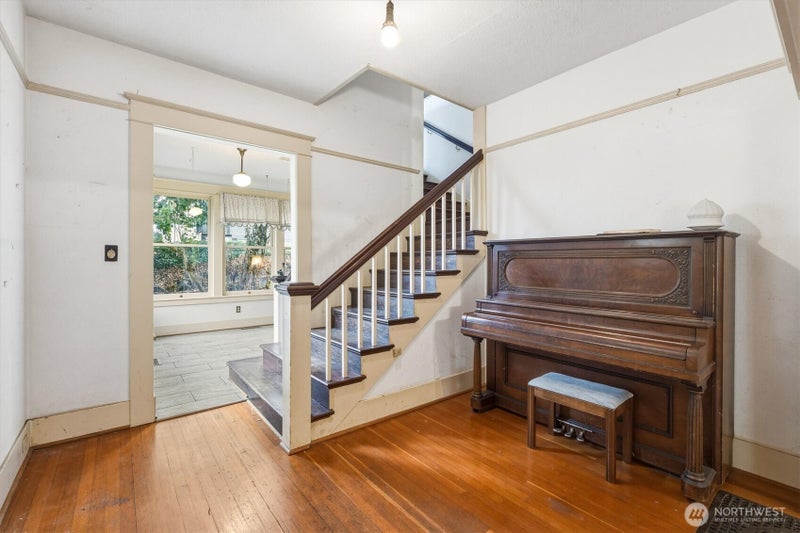 248 S 1st Street S