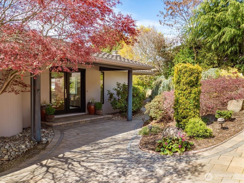 Photo of 20409 25th Avenue NW, Shoreline, WA 98177 (MLS # 2503104)