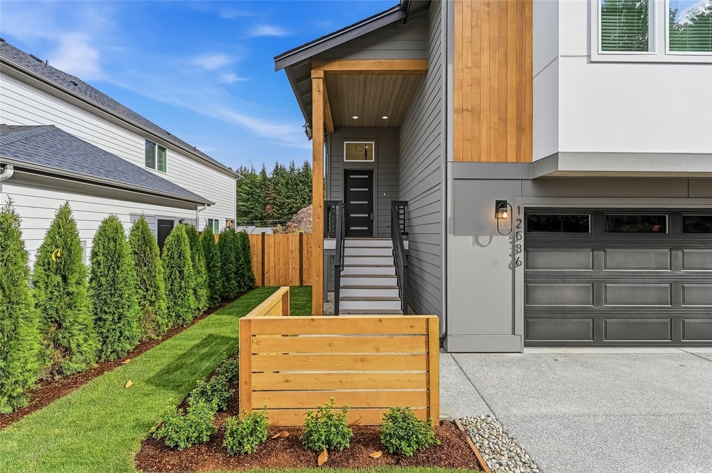 Photo of 12536 50th Place S, Tukwila, WA 98178 (MLS # 2596380)