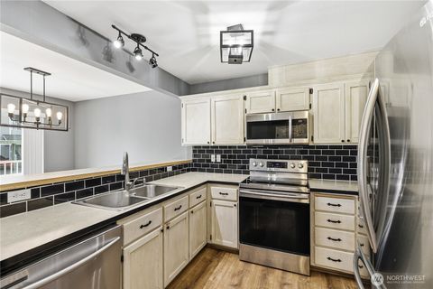 Photo of 1670 SW Mulberry Street #B201, Oak Harbor, WA 98277 (MLS # 2518314)