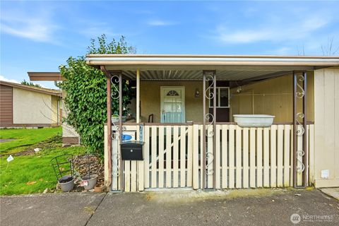 Photo of 708 Marion Lane SE, Puyallup, WA 98372 (MLS # 2484785)