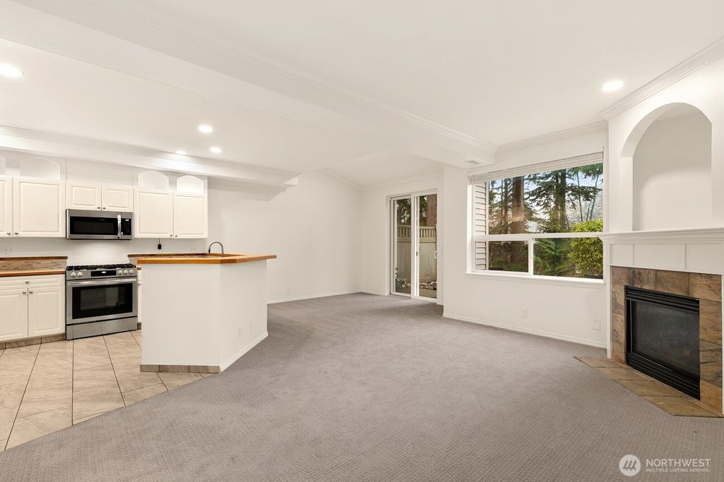 Photo of 12530 Admiralty Way #B104, Everett, WA 98204 (MLS # 2494587)