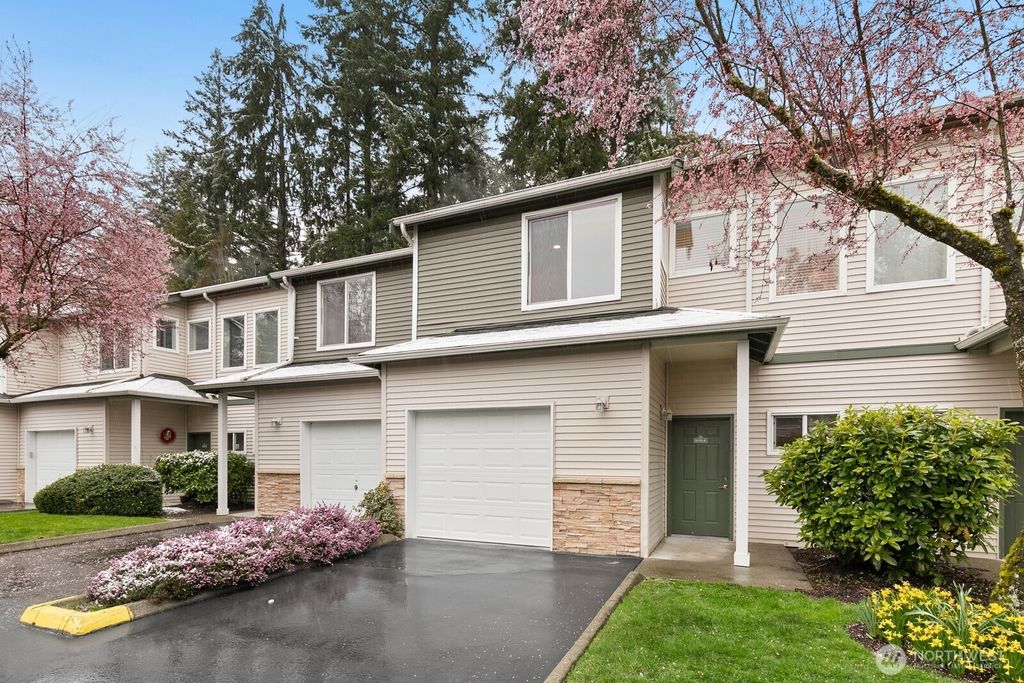 Photo of 12530 Admiralty Way #B104, Everett, WA 98204 (MLS # 2494587)