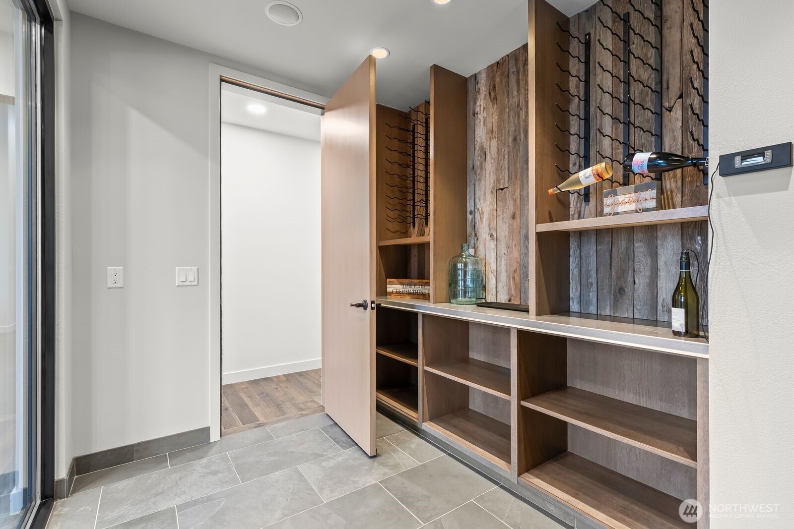 Yakima, Washington, 98908, United States, 1 Bedroom Bedrooms, ,1 BathroomBathrooms,Residential,Active,2013908