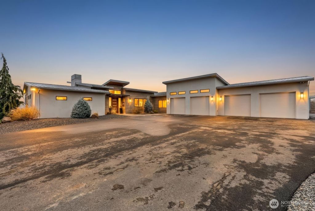 Photo of 13990 Marble Road, Yakima, WA 98908 (MLS # 2475094)