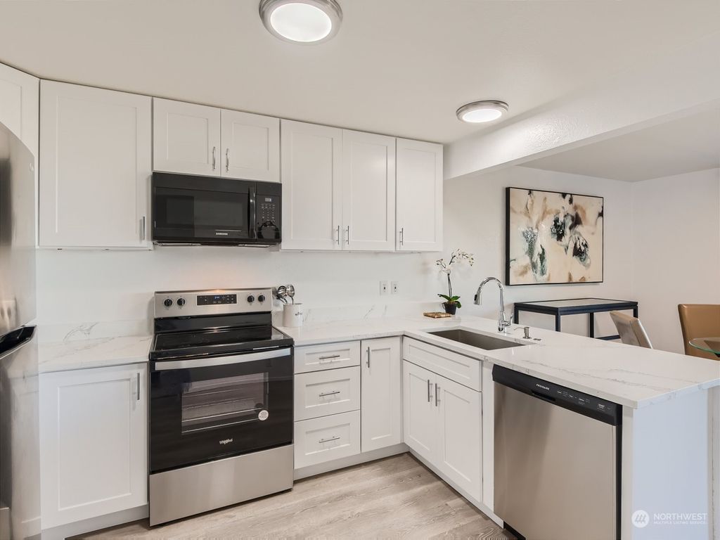Photo of 1720 NE 179th Street #204, Shoreline, WA 98155 (MLS # 2130271)