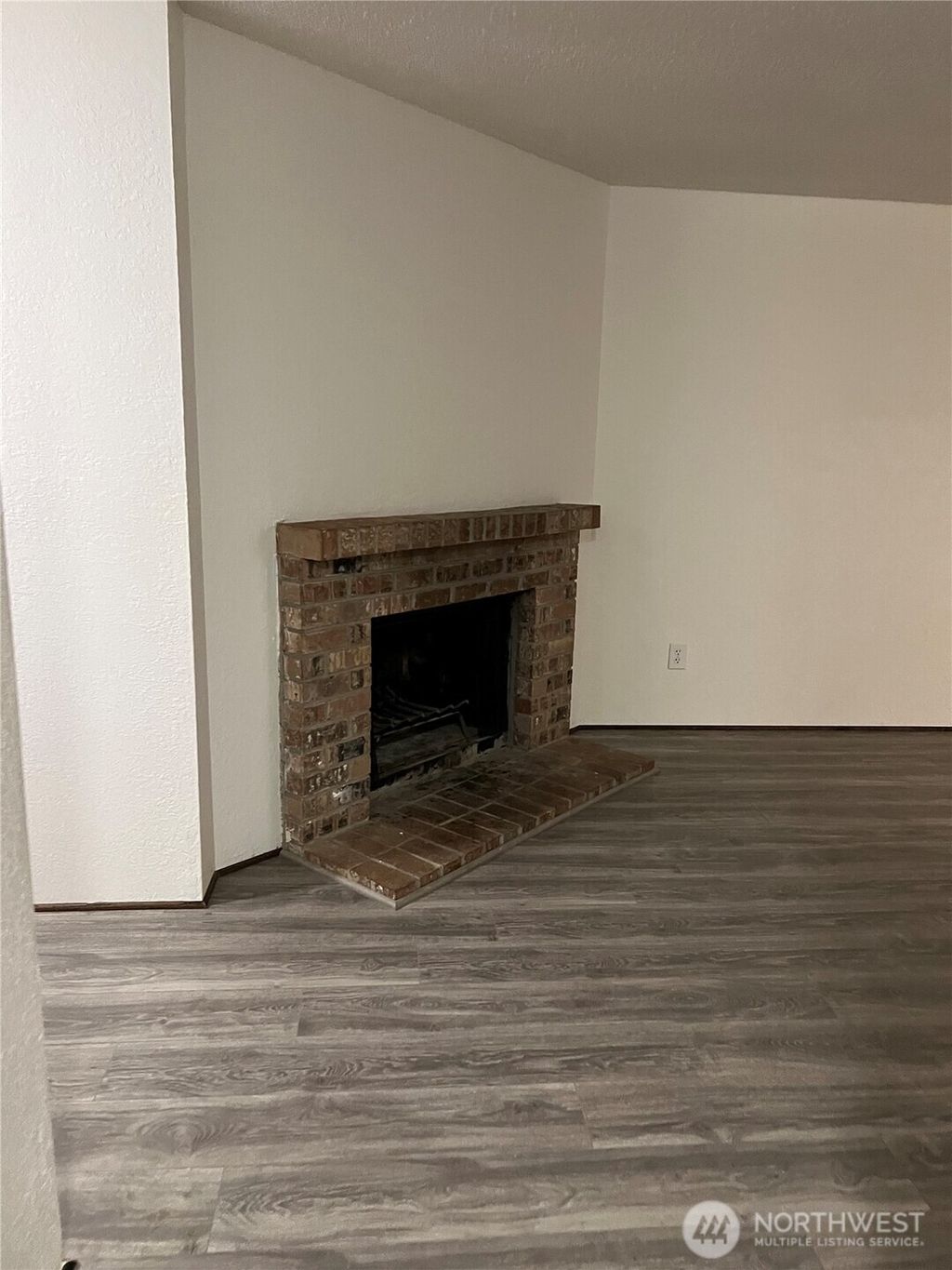 Photo of 15422 40th Avenue S #D, Tukwila, WA 98188 (MLS # 2464376)