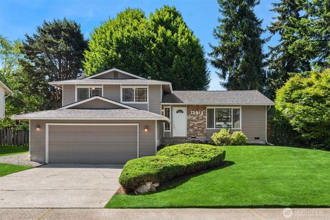 Photo of 12913 NE 144th Place, Kirkland, WA 98034 (MLS # 2527888)