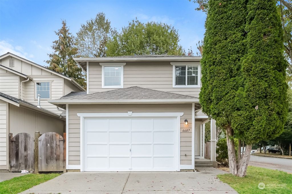 Photo of 6607 79th Place NE, Marysville, WA 98270 (MLS # 2022948)