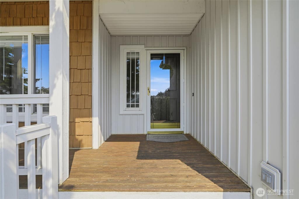Photo of 6805 59th Place NE, Marysville, WA 98270 (MLS # 2564452)