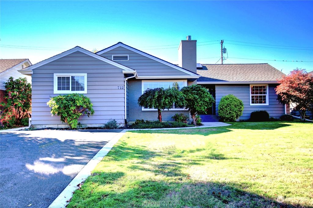 Photo of 712 Wetmore Avenue, Everett, WA 98201 (MLS # 2169813)