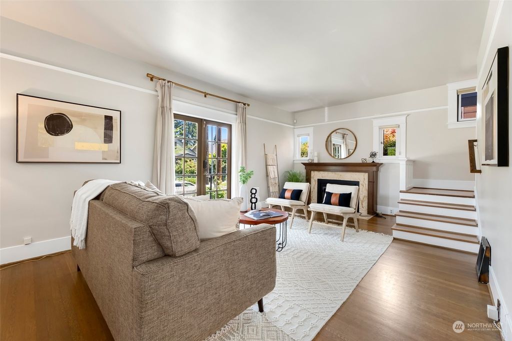 Photo of 123 Blaine Street, Seattle, WA 98109 (MLS # 2238699)