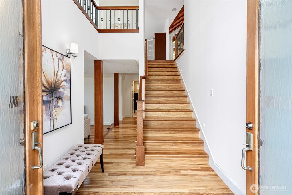 Photo of 16915 SE 39TH Street, Bellevue, WA 98008 (MLS # 2395003)